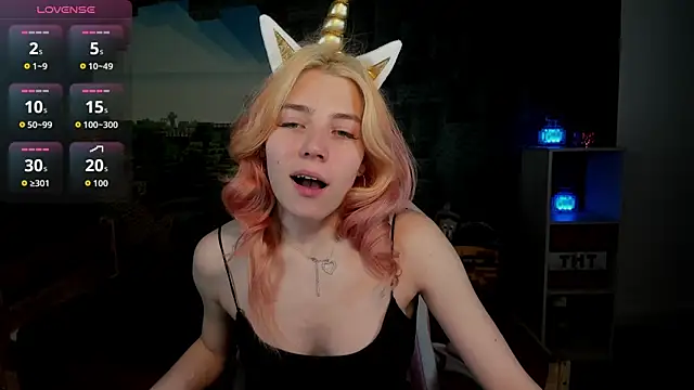 RosaFowler online show from April 21, 2026, 9:49 am