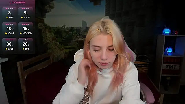 RosaFowler online show from April 28, 2026, 9:03 am