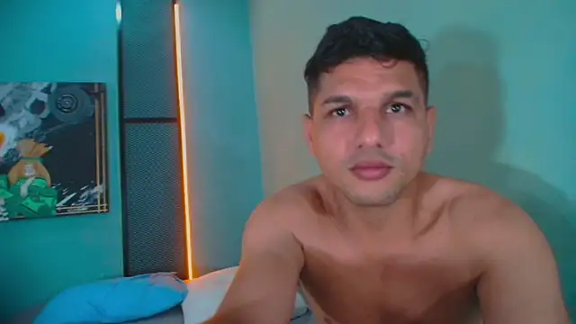 Hornyshow1 online show from April 11, 2026, 12:53 pm