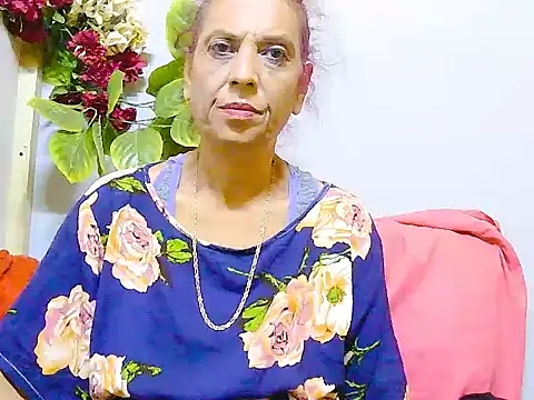 Hot queen58 online show from July 21, 2026, 5:42 am