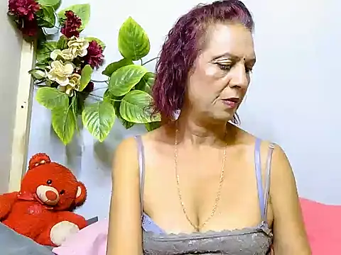 Hot queen58 online show from July 23, 2026, 3:52 pm