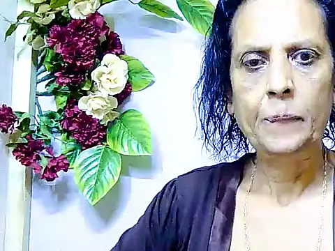 Hot queen58 online show from May 30, 2026, 12:22 pm