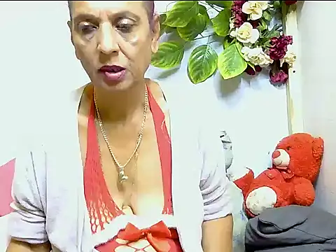 Hot queen58 online show from July 28, 2026, 3:47 am