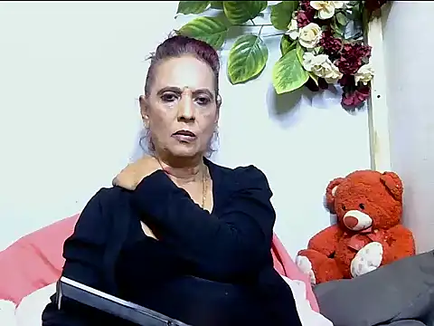 Hot queen58 online show from July 26, 2026, 8:05 pm