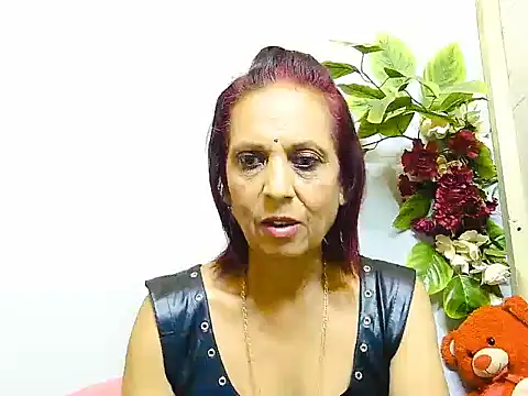 Hot queen58 online show from June 28, 2026, 6:20 am