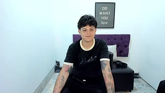 TomBoy Natali online show from April 8, 2026, 6:53 pm