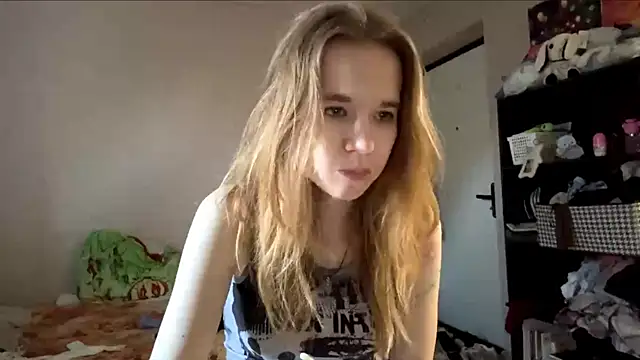 LeomaJee online show from July 15, 2026, 3:52 pm