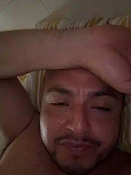 alexandeerr1986 online show from May 26, 2026, 7:39 am