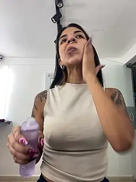 VioletaHills  online show from July 27, 2026, 12:23 pm