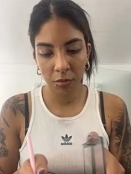 VioletaHills  online show from June 30, 2026, 12:05 pm