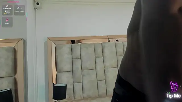 Titan Moreno  online show from March 9, 2026, 12:20 pm