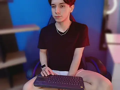 hollannd  online show from March 14, 2026, 1:06 pm