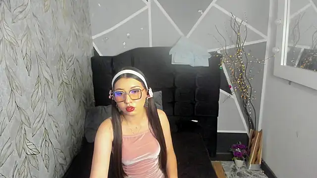Snapshot of eilen_pink chatting on March 3, 2026, 12:34 pm eilen pink online show from March 3, 2026, 12:34 pm