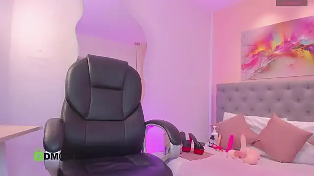 naomy jordan online show from March 9, 2026, 9:40 pm