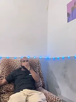 Snapshot of churumello2 chatting on April 11, 2026, 4:20 am churumello2 online show from April 11, 2026, 4:20 am