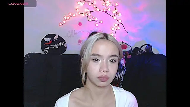 sweet molly420 online show from July 2, 2026, 3:23 am