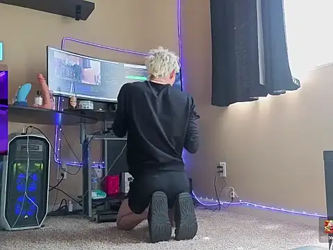 Snapshot of sam_damn chatting on May 6, 2026, 5:17 pm sam damn online show from May 6, 2026, 5:17 pm