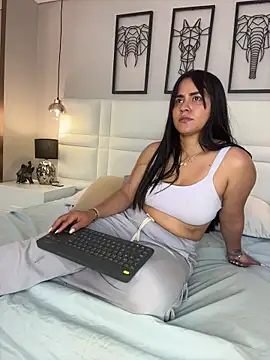 Snapshot of alejandra__garcia chatting on March 29, 2026, 2:35 am alejandra garcia online show from March 29, 2026, 2:35 am