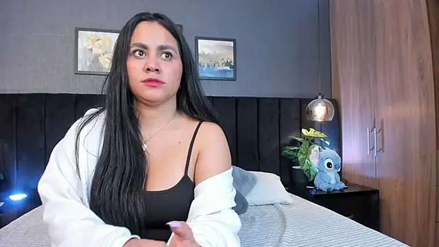alejandra  garcia online show from July 5, 2026, 9:43 pm