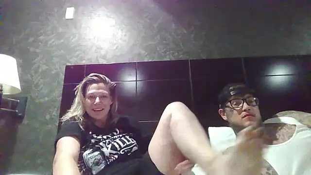 Snapshot of Darkcrowncouple chatting on March 9, 2026, 12:09 pm Darkcrowncouple online show from March 9, 2026, 12:09 pm