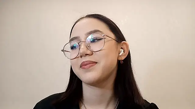 Snapshot of SolvedGlobe chatting on March 1, 2026, 1:11 pm SolvedGlobe online show from March 1, 2026, 1:11 pm