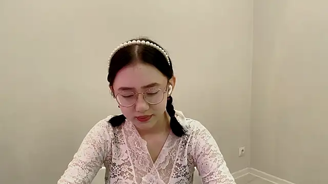 SolvedGlobe online show from May 13, 2026, 2:02 pm