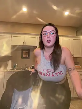 gslizzy online show from March 18, 2026, 5:54 am