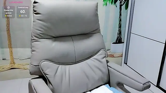 Naomi NN online show from July 23, 2026, 9:22 pm