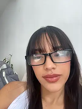 Mia-villalobos online show from July 9, 2026, 2:49 pm