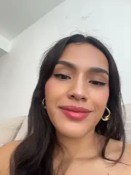 Mia-villalobos online show from June 24, 2026, 3:32 pm
