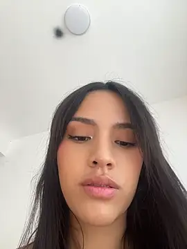 Mia-villalobos online show from June 11, 2026, 2:03 pm