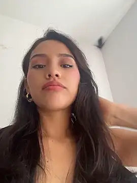 Mia-villalobos online show from June 18, 2026, 3:06 pm