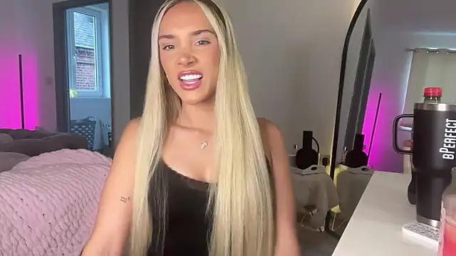 Naughtyblondex online show from June 21, 2026, 7:52 pm