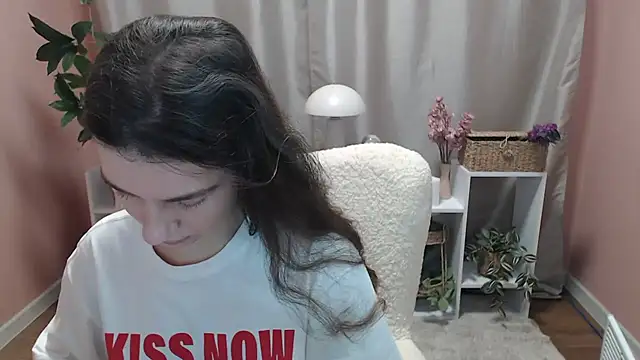 MistyBree online show from March 9, 2026, 9:13 am