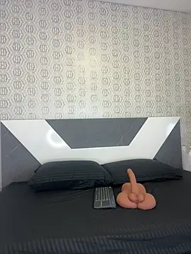 Lulu Mei  online show from April 2, 2026, 11:28 am