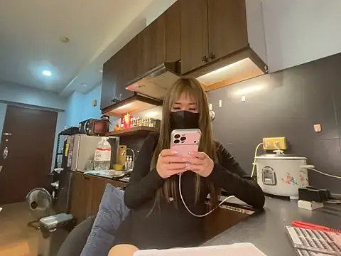 strawberryblossom93 online show from March 29, 2026, 1:57 pm