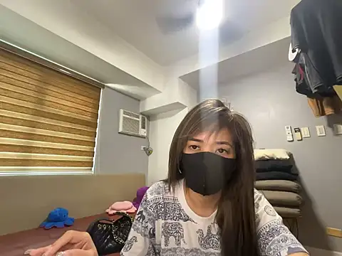 strawberryblossom93 online show from March 22, 2026, 3:54 am