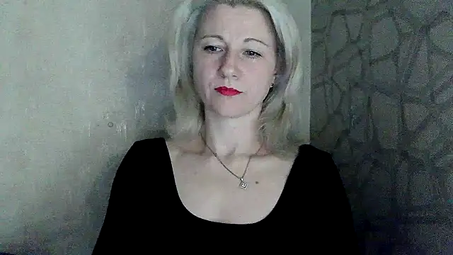 Katerina-Kissa online show from May 6, 2026, 6:01 pm