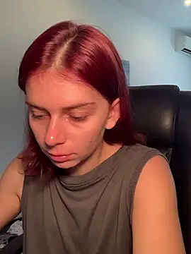 VelvetChloe online show from July 20, 2026, 12:40 pm