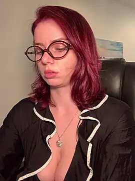 VelvetChloe online show from May 5, 2026, 3:48 pm