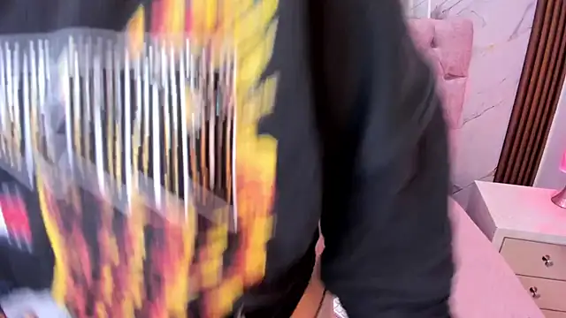 AbrilQuintana  online show from March 19, 2026, 11:32 am