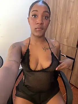 Emi rousse online show from April 25, 2026, 12:57 am