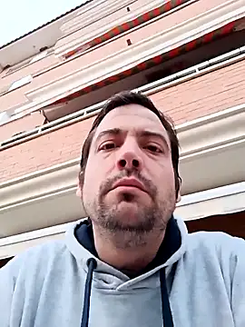 Snapshot of danyelC2 chatting on April 11, 2026, 6:11 pm danyelC2 online show from April 11, 2026, 6:11 pm