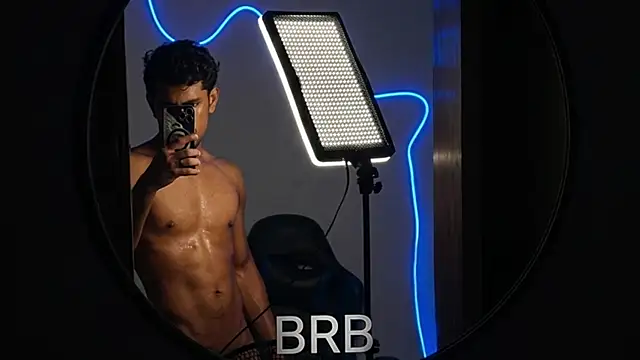 jossi12345j online show from March 26, 2026, 1:31 pm