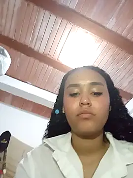 kiaria Glow online show from March 3, 2026, 10:39 pm