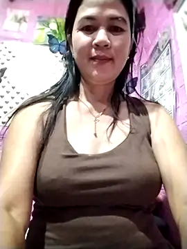 Snapshot of sweet_lyn2025 chatting on April 20, 2026, 3:20 am sweet lyn2025 online show from April 20, 2026, 3:20 am