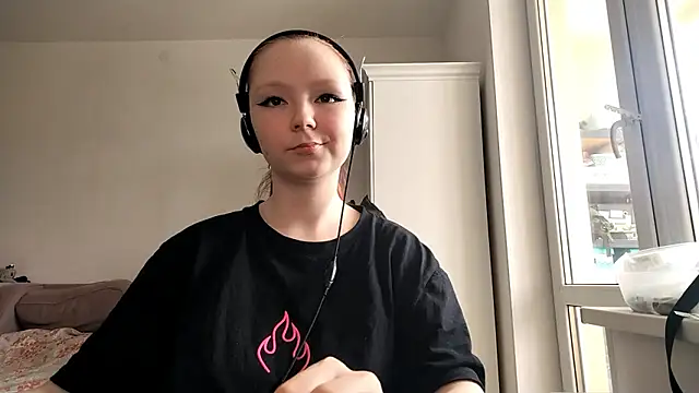 velyraxis online show from March 3, 2026, 12:01 pm