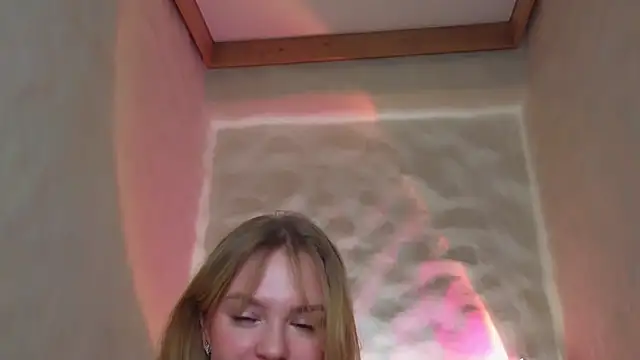 cyberl0ve  online show from March 21, 2026, 4:22 pm