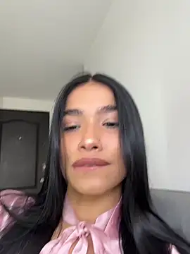 Bella Smithe online show from April 29, 2026, 3:05 pm