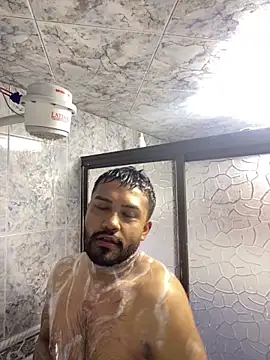 leonartho223 online show from March 15, 2026, 9:33 pm